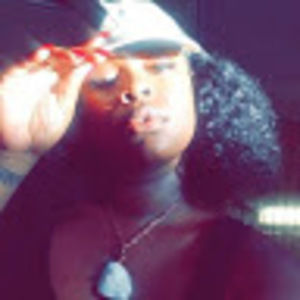 Meet your Posher, Denitra